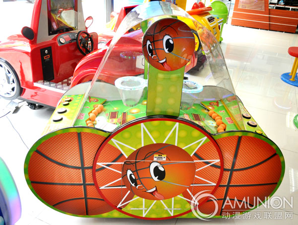 篮球对战儿童游戏机真机实拍